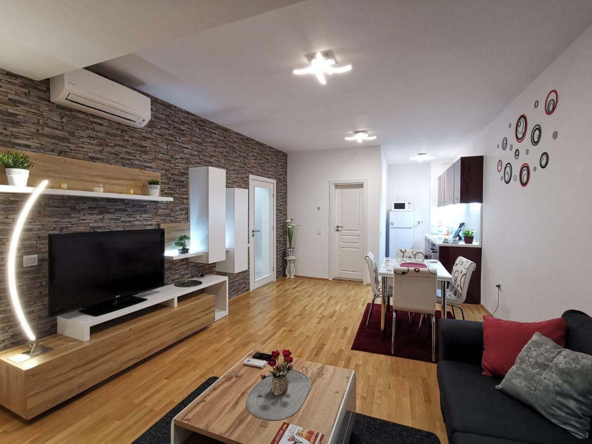 Cozy Apartment By The Sea Saints Constantine and Helena Exterior photo