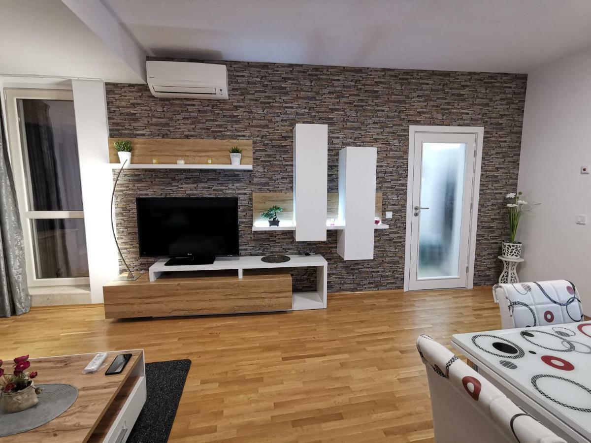 Cozy Apartment By The Sea Saints Constantine and Helena Exterior photo